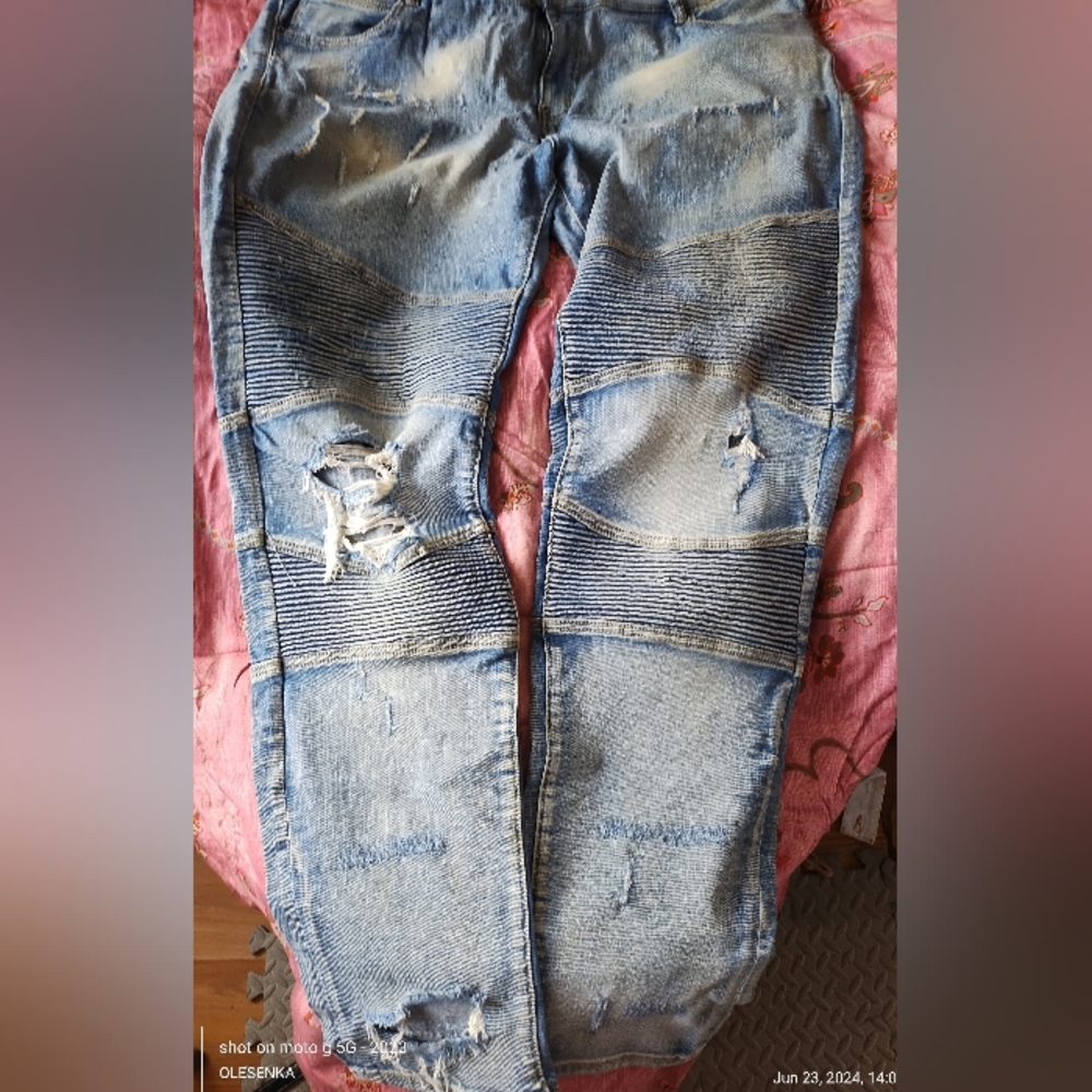Men's jeans.Crysp Denim.  size 40